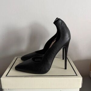 Black Pointed High-Heel Pumps